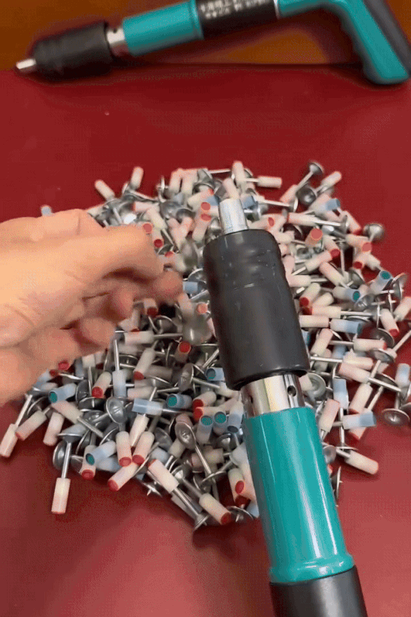 Manual Steel Nail Gun Tool – Heavy-Duty Impact for Wood & Wall Repairs